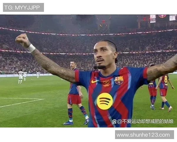 德甲焦点战那不勒斯与巴萨激战成平局红牌事件引发全场热议